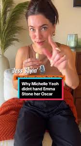 Why Michelle Yeoh didnt hand Emma Stone her Oscar #michelleyeoh #emmastone  #jenniferlawrence #oscars #jamieleecurtis